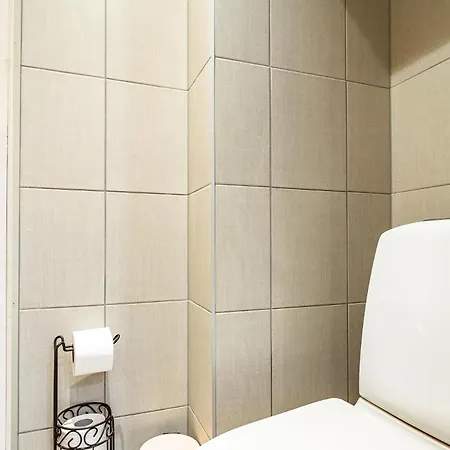 Center 2 Bed Flat With Free Parking Apartman