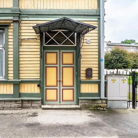 Apartment Center 2 Bed Flat With Free Parking